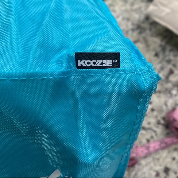 Preowned Koozie blue lunch bag with a Narwhal “Inspire Imagine Innovate” EUC - Picture 9 of 9